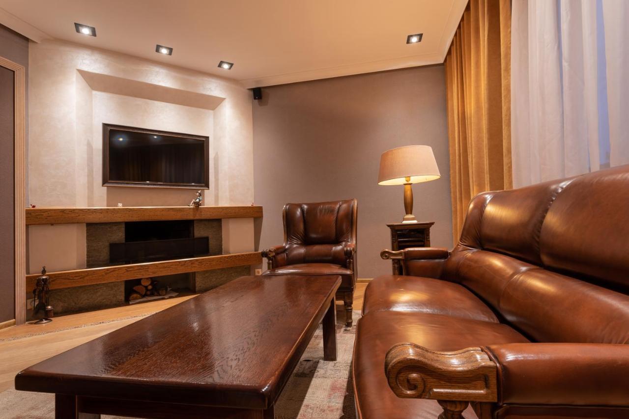 Luxury Private House In City Center Veliko Tarnovo Extérieur photo